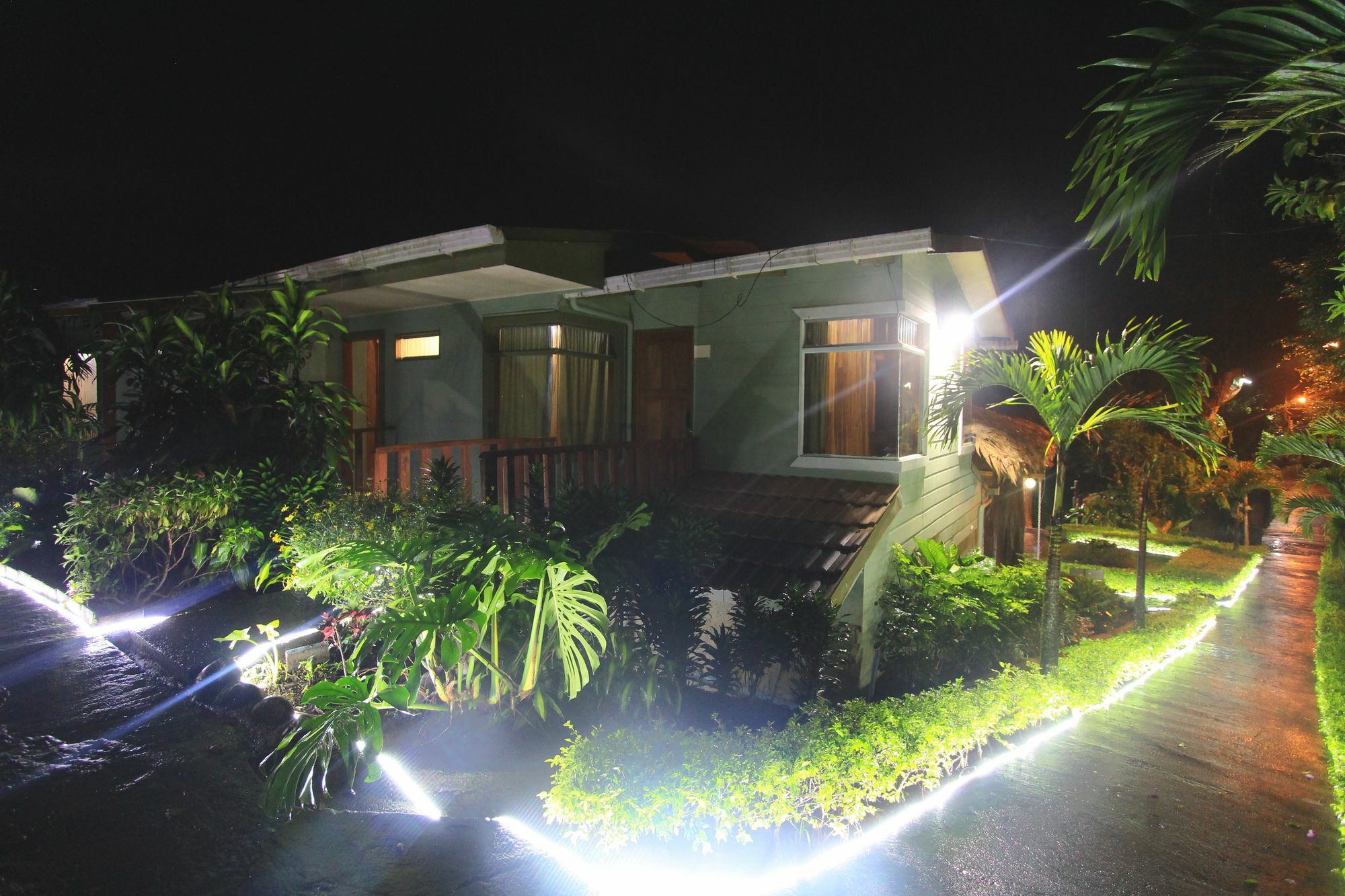 Santa Elena Hostel Resort Monteverde Eksteriør billede