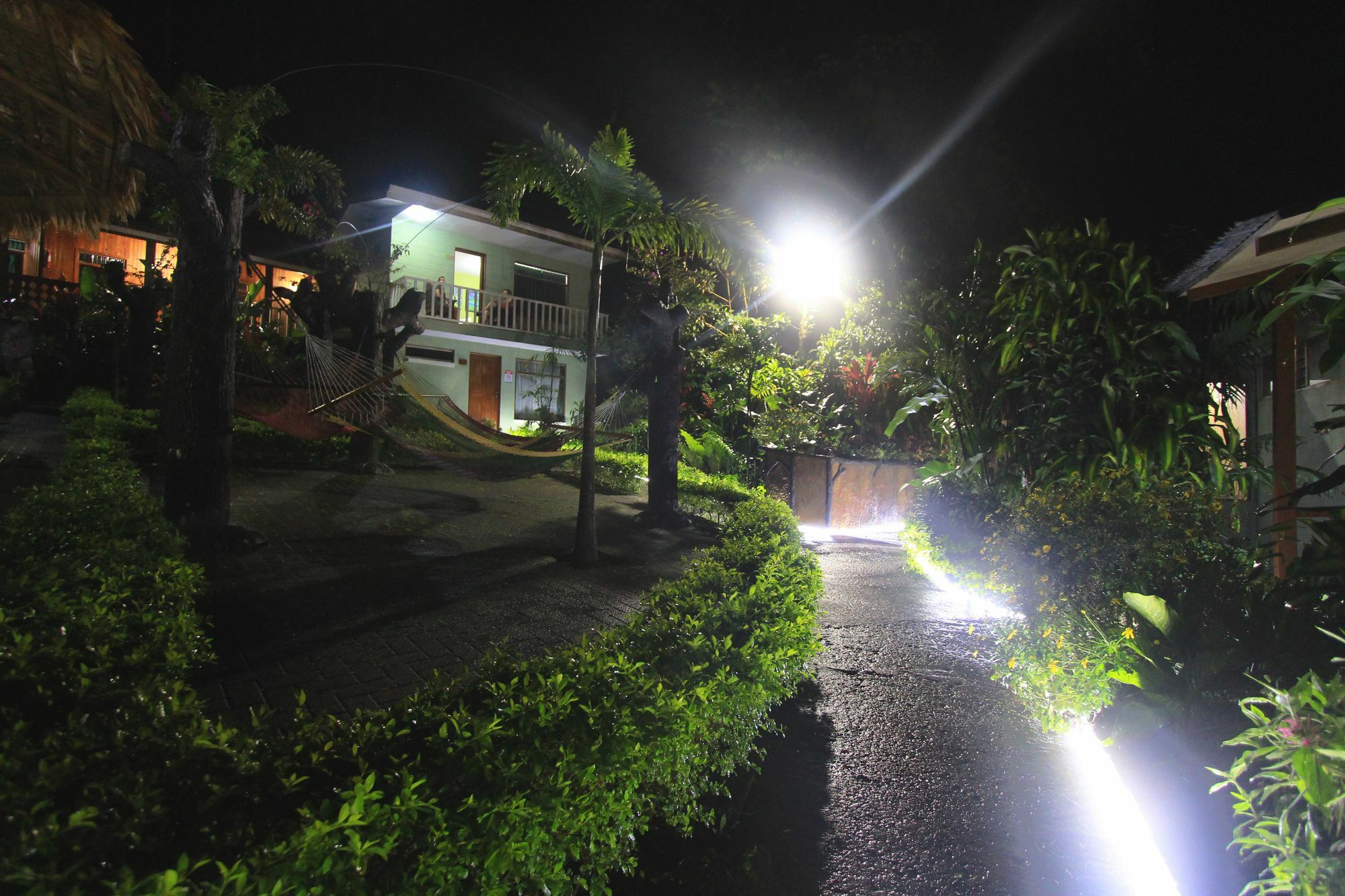 Santa Elena Hostel Resort Monteverde Eksteriør billede